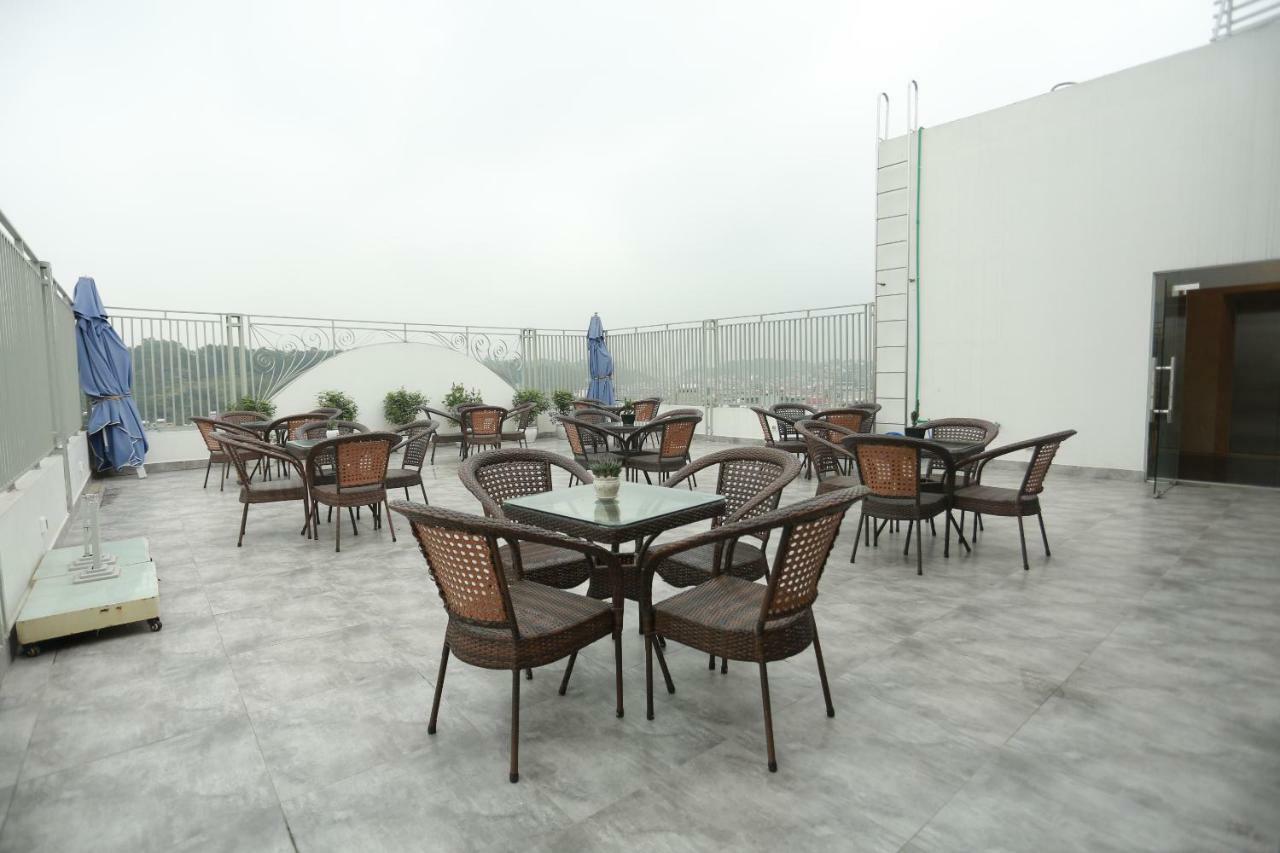 Dayth Hotel Hạ Long Exterior foto